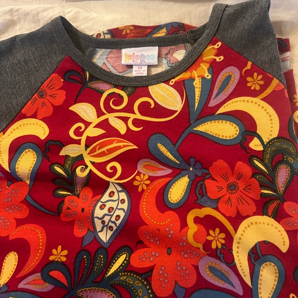 Like new 3/4 sleeve shirt.